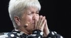 Mimie Mathy s'explique après avoir été accusée d'agression sur un jeune homme, sur le plateau de "C à Vous" sur France 5.