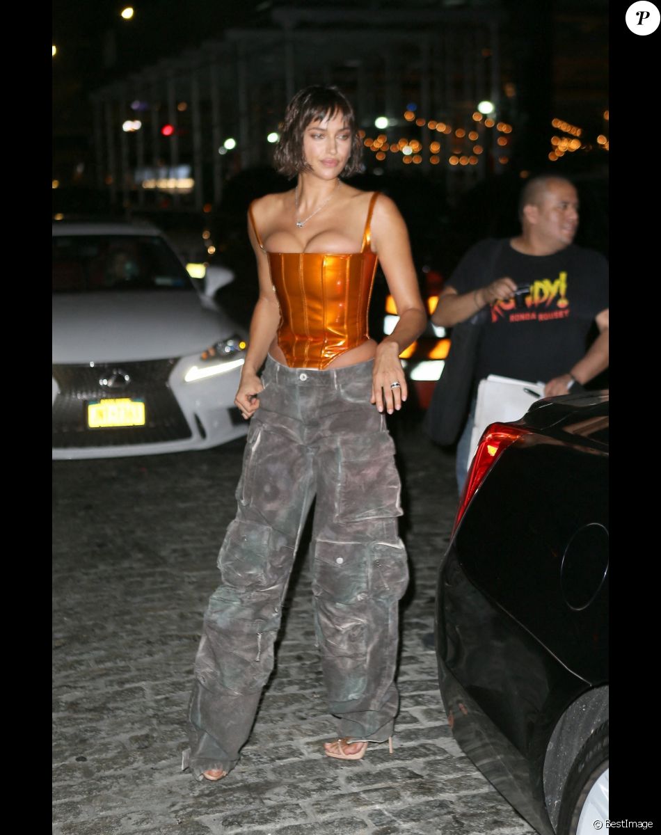 Irina Shayk a assisté à la soirée de lancement de la collection de bijoux B.zero1 de Bvlgari à New York, le 8 septembre 2021.