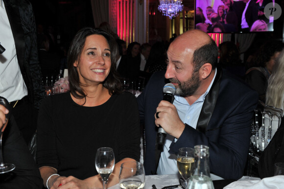 Kad Merad et sa compagne Julia Vignali - Dîner de gala au profit de la Fondation ARC pour la recherche contre le cancer du sein à l'hôtel Peninsula à Paris le 1er octobre 2015.