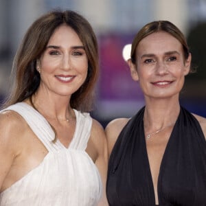 Elsa Zylberstein et Sandrine Bonnaire lors de la première du film "L'amour c'est mieux que la vie" lors du Festival du Cinéma Américain de Deauville. © Olivier Borde / Bestimage