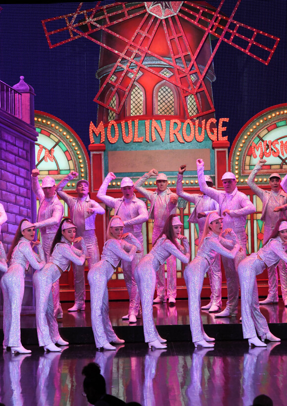 Spectacle de la soirée de réouverture du Moulin Rouge à Paris après 18 mois de fermeture le 10 septembre 2021. © Coadic Guirec / Bestimage 