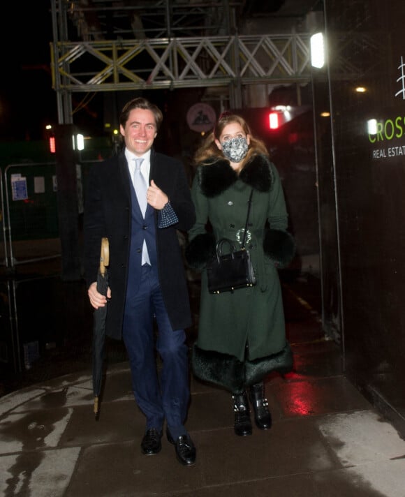 La princesse Beatrice d'York et son mari Edoardo Mapelli Mozzi dans les rues de Mayfair à Londres. Le 3 décembre 2020