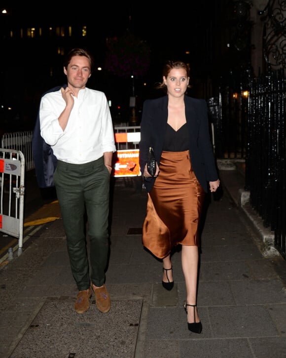 La princesse Beatrice d'York et son fiancé Edoardo Mapello Mozzi arrivent au club "Annabel's" à Londres, le 10 juillet 2019.