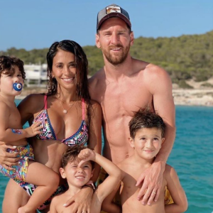 Lionel Messi, son épouse Antonela Roccuzzo et leurs trois fils Ciro, Thiago et Mateo. Juillet 2020.
