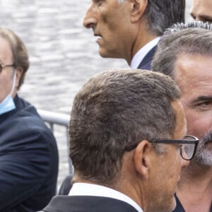 Dany Boon, Jean Dujardin, Francis Huster - Obsèques de Jean-Paul Belmondo en l'église Saint-Germain-des-Prés, à Paris le 10 septembre 2021. © Cyril Moreau / Bestimage