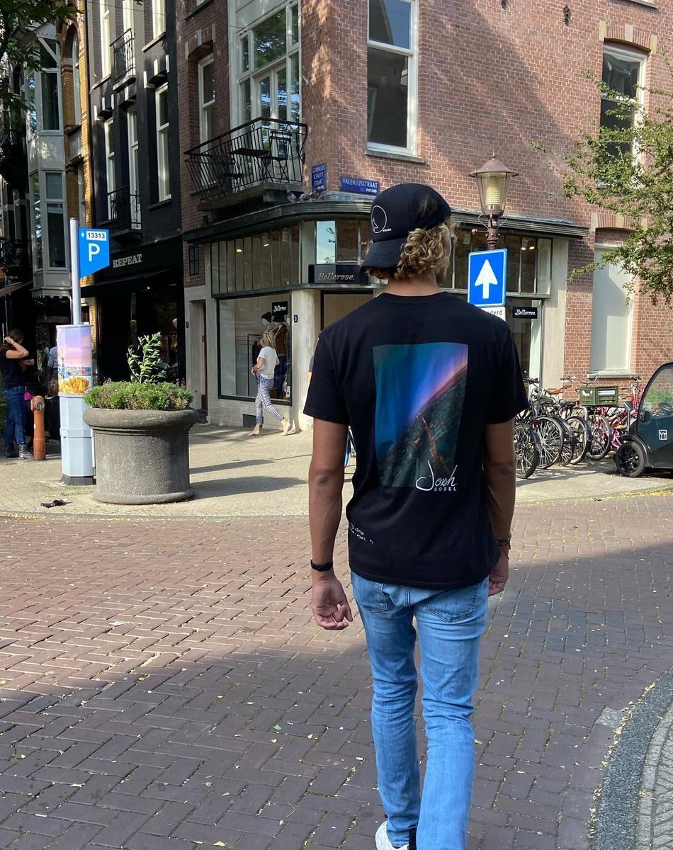 Lola Courbet, la fille de Julien Courbet, profite d'une escapade en amoureux avec son chéri Mathis à Amsterdam, en septembre 2021.
