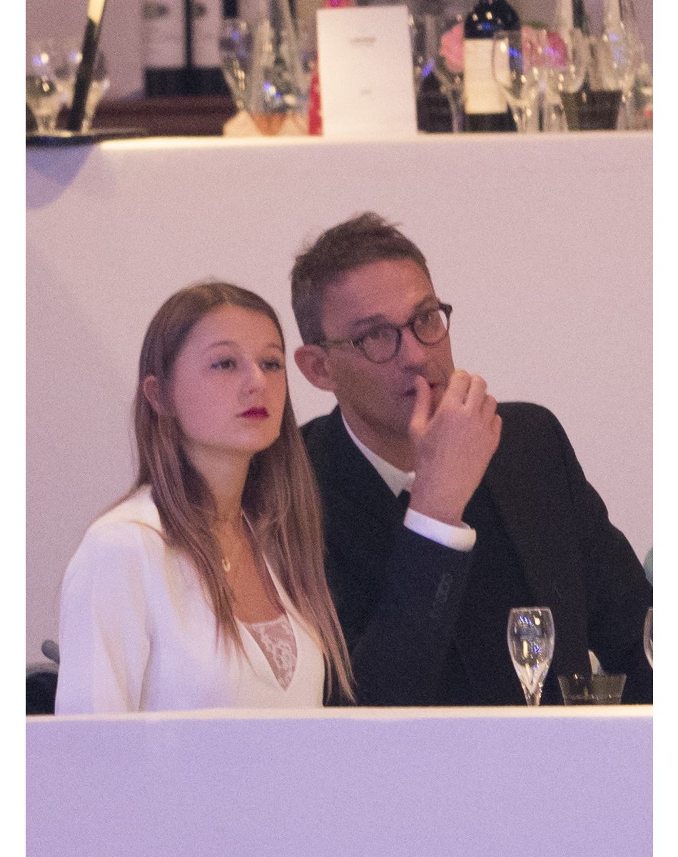Julien Courbet et sa fille Lola - People lors du dernier jour du Longines Masters Paris à Villepinte, le 3 décembre 2017.