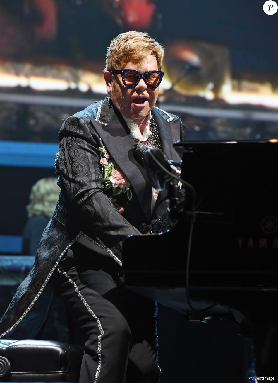 Elton John sur la tournée Farewell Yellow Brick Road au BB & T Center