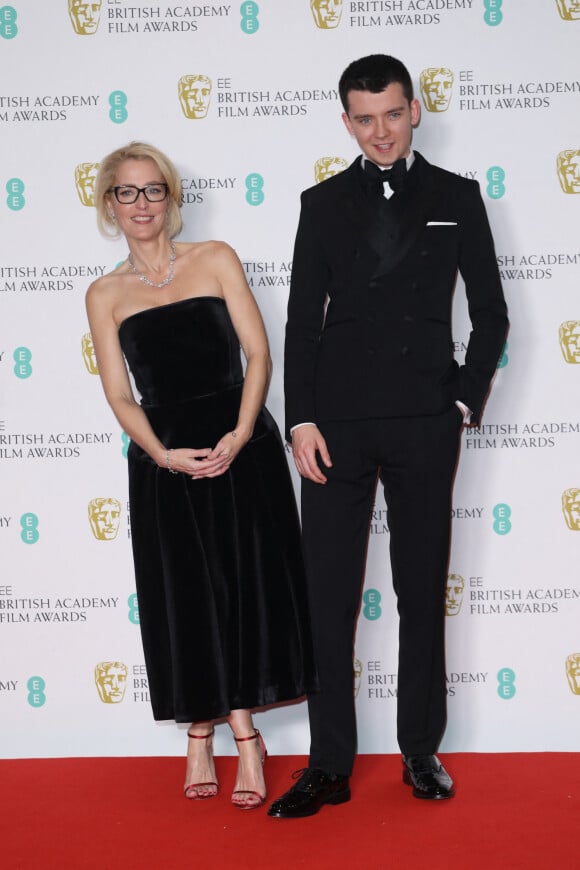 Gillian Anderson, Asa Butterfield - 73e cérémonie des British Academy Film Awards (BAFTA) au Royal Albert Hall à Londres, Royaume Uni, le 2 février 2020.