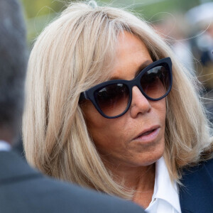 Brigitte Macron - Le président Emmanuel Macron visite l'Arc de Triomphe empaqueté par Christo et rencontre les entreprises qui ont participé au chantier à Paris le 16 septembre 2021. © Jacques Witt / Pool / Bestimage 