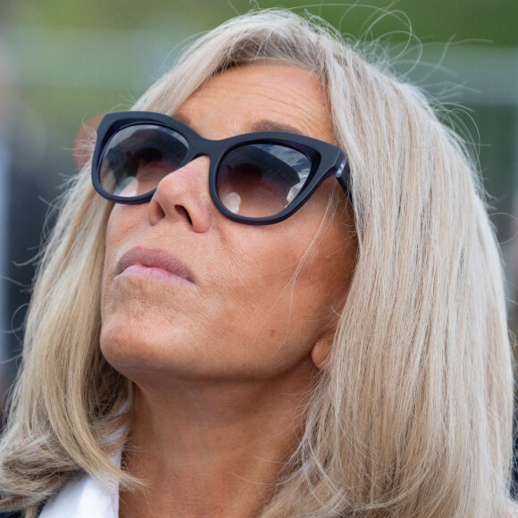 Brigitte Macron - Le président Emmanuel Macron visite l'Arc de Triomphe empaqueté par Christo et rencontre les entreprises qui ont participé au chantier à Paris le 16 septembre 2021. © Jacques Witt / Pool / Bestimage 