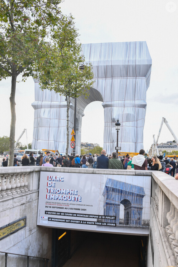 Inauguration de l'Arc de Triomphe emballé, oeuvre posthume de Christo, à Paris, France, le 19 septembre 2021. © Lionel Urman/Panoramic/Bestimage 
