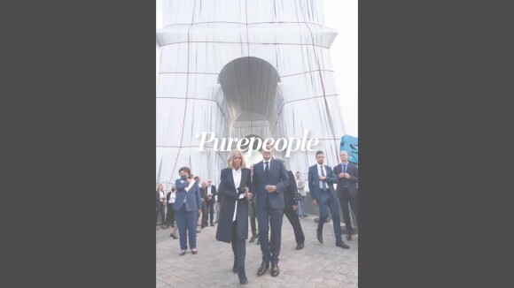 Brigitte et Emmanuel Macron ébahis par l'Arc de Triomphe et le "rêve fou" de Christo