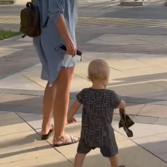 Hillary partage les premiers pas de son fils Milo sur Instagram.