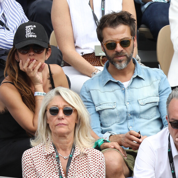 Christophe Maé et sa compagne Nadége Sarron - Célébrités dans les tribunes des internationaux de France de tennis de Roland Garros à Paris, France, le 9 juin 2019. © Jacovides-Moreau/Bestimage 