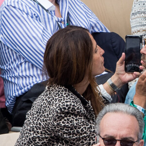 Christophe Maé et compagne Nadège Sarron - People dans les tribunes lors de la finale messieurs des internationaux de France de tennis de Roland Garros 2019 à Paris le 9 juin 2019. © Jacovides-Moreau/Bestimage 