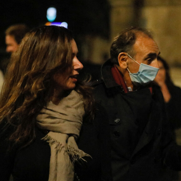 Eric Zemmour et sa conseillère en communication Sarah Knafo - Eric Zemmour à l'hommage à Denis Tillinac en l'église Saint-François-Xavier à Paris, le 2 octobre 2020.