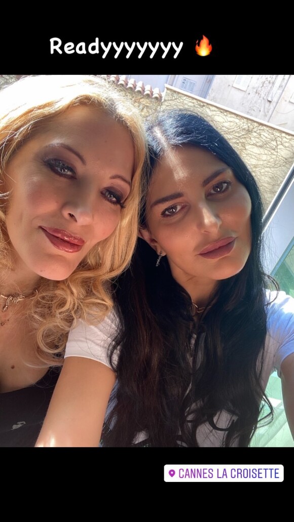 Sylvie Ortega et Loana en tournage à Cannes, le 21 février 2021.