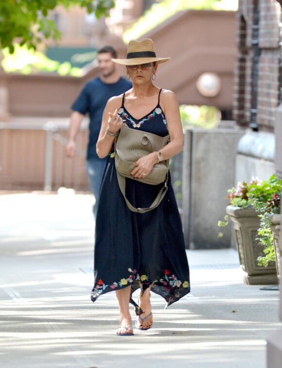 Catherine Zeta-Jones à la sortie d'une onglerie à New York le 12 août 2019.