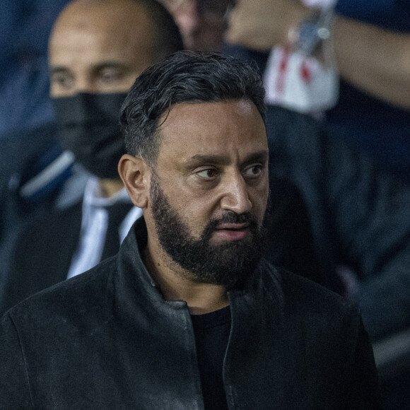 Cyril Hanouna - People au match de football ligue 1 Uber Eats PSG - Montpellier (2-0) au Parc des Princes à Paris le 25 septembre 2021 