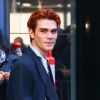 Riverdale : L'acteur KJ Apa est papa pour la première fois, Clara Berry a accouché
