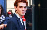 Riverdale : L'acteur KJ Apa est devenu papa pour la première fois