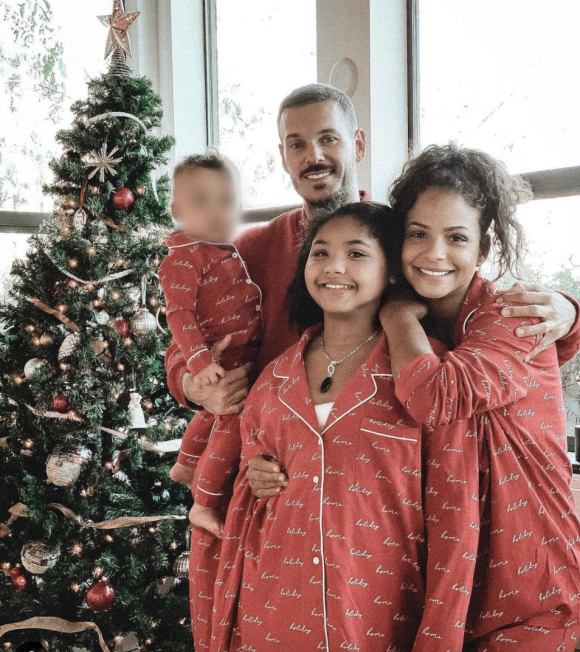 Le premier Noël de M. Pokora papa avec Isaiah, Violet et Christina Milian.
