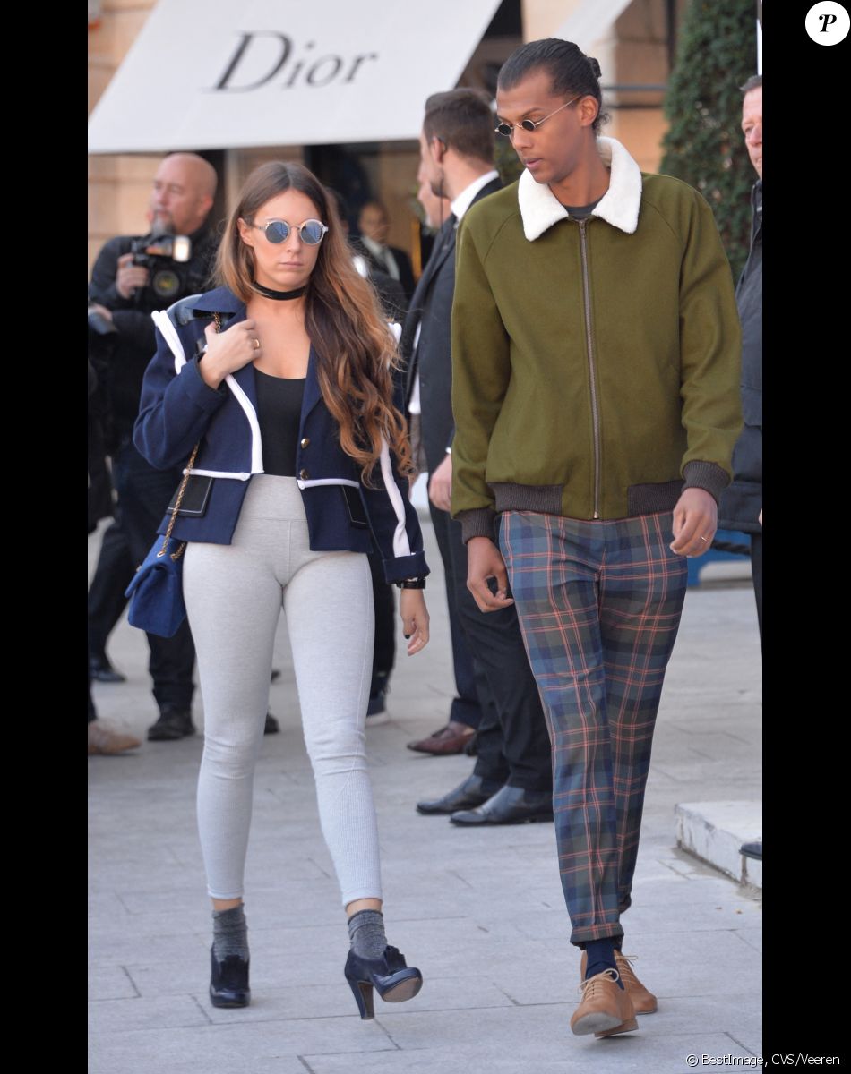 Le chanteur Stromae et sa femme Coralie Barbier - Sortie du défilé de mode "Louis Vuitton", collection prêt-à-porter Printemps-Eté 2017 à Paris, le 5 octobre 2016. © CVS/Veeren/Bestimage