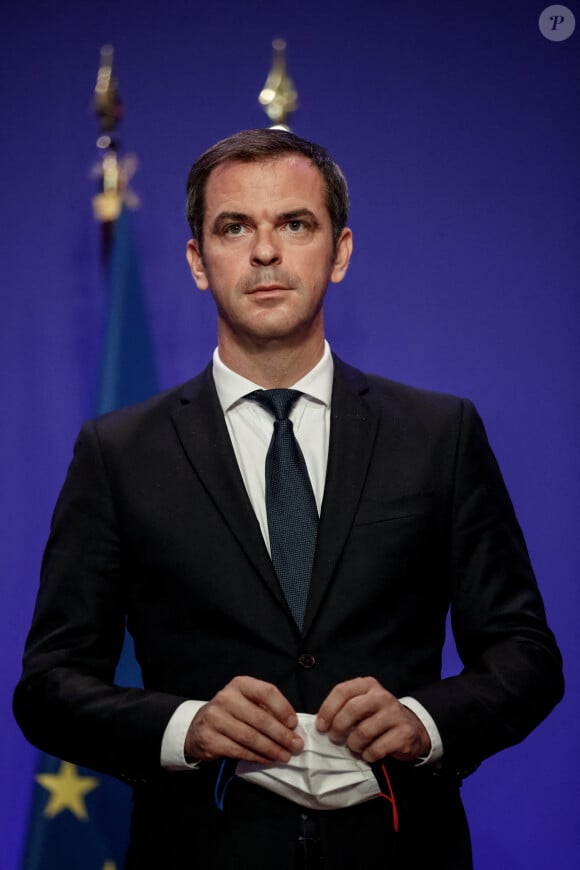 Olivier Véran, ministre des Solidarités et de la Santé - Conférence de presse de présentation du projet de loi de financement de la Sécurité Sociale. Le 24 septembre 2021 © Aurelien Morissard / Panoramic / Bestimage