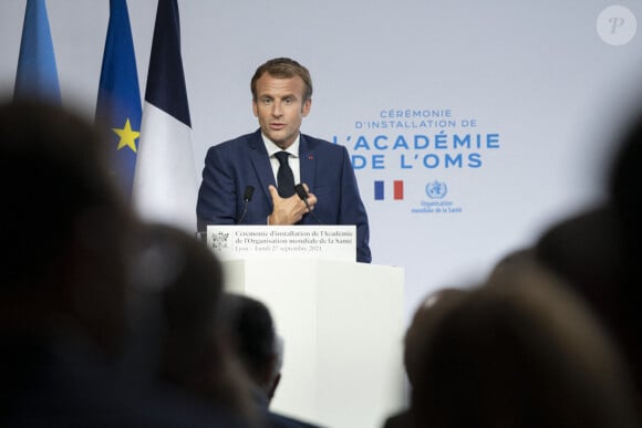 Le président de la République française, Emmanuel Macron et le directeur général de l'Organisation mondiale de la santé (OMS), lors la cérémonie d'installation de l'académie de l'Organisation mondiale de la santé à Lyon, France, le 27 septembre 2021. © Bondy/Pool/Bestimage