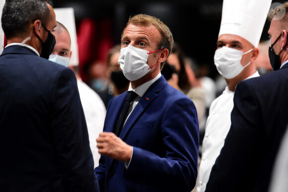 Emmanuel Macron de passage sur le concours des Bocuse d'Or lors de la 20e édition du Sirha  à l'Euroexpo Lyon. © Romain Doucelin/Bestimage 