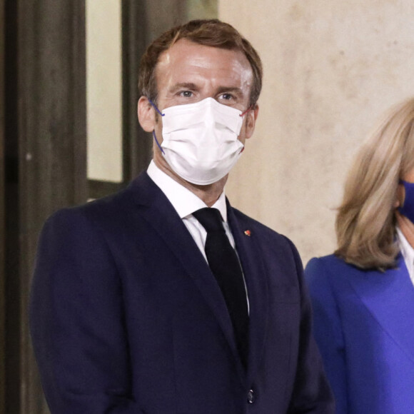 Le président de la République, Emmanuel Macron et la première dame, Brigitte Macron recoivent le premier ministre de la République Hellénique et son épouse pour un diner de travail, au palais de l'Elysée, Paris, le 27 septembre 2021. © Stéphane Lemouton / Bestimage 