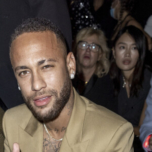 Neymar Jr - People au défilé de mode Femmes prêt-à-porter printemps-été 2022 "Balmain" à la Seine Musicale à Paris. Le 29 septembre 2021 © Olivier Borde / Bestimage