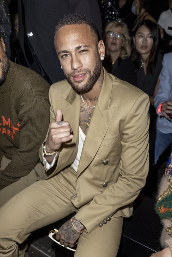 Neymar Jr - People au défilé de mode Femmes prêt-à-porter printemps-été 2022 "Balmain" à la Seine Musicale à Paris. Le 29 septembre 2021 © Olivier Borde / Bestimage