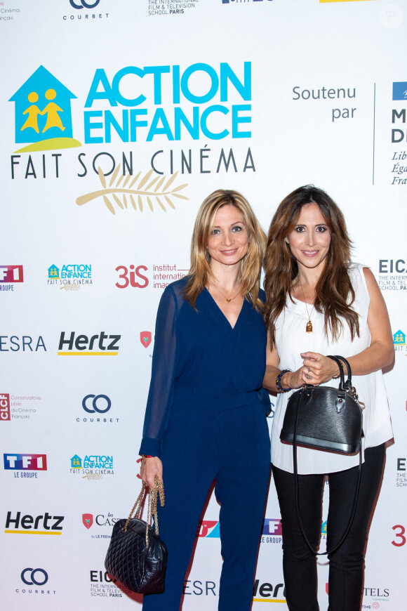 Fabienne Carat (enceinte) et sa soeur Carole - Soirée de gala "Action Enfance fait son cinéma" au Grand Rex à Paris, le 20 septembre 2021. © Pierre Perusseau/Bestimage
