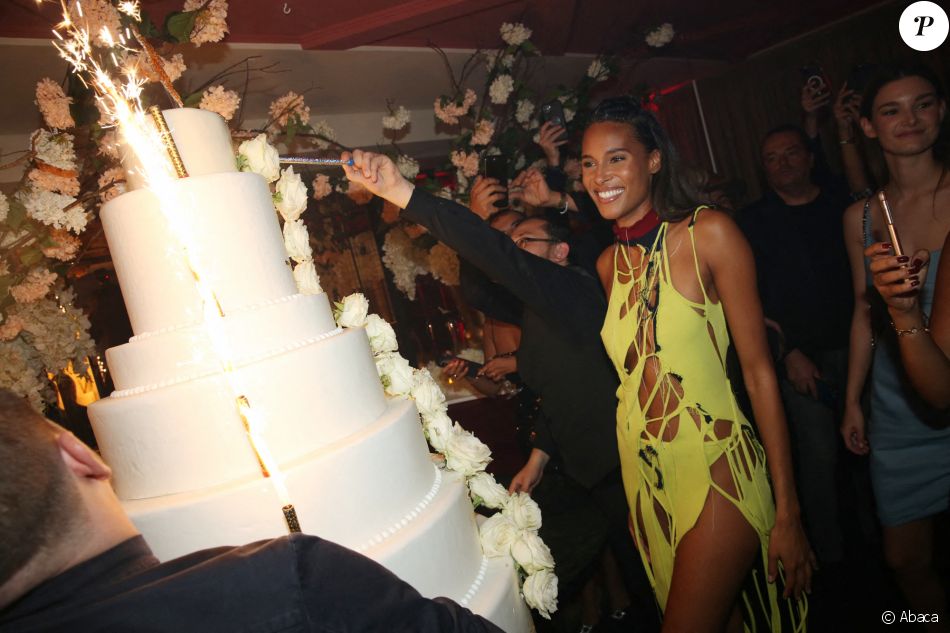 Cindy Bruna Lors De La Soiree D Anniversaire Du Top Model Cindy Bruna Organisee Par Five Eyes Productions Au Giuse Trattoria Dans Le 8e Arrondissement Paris Purepeople