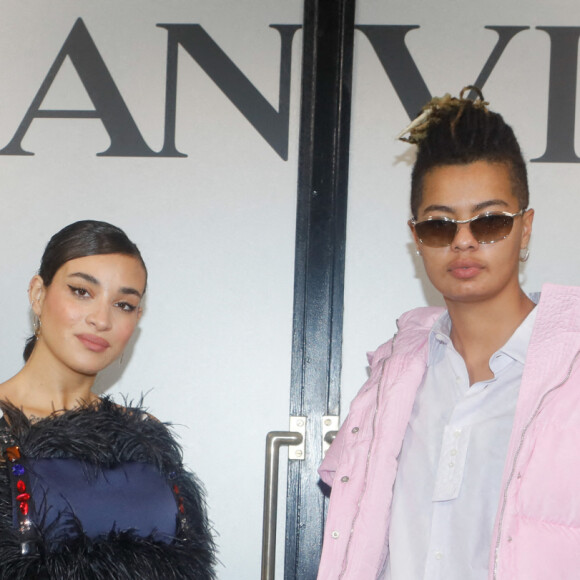 Camélia Jordana et Lala &ce assistent au défilé de mode Lanvin, collection prêt-à-porter printemps/été 2022 à la Salle Pleyel. Paris, le 3 octobre 2021. © Veeren Ramsamy-Christiophe Clovis/Bestimage