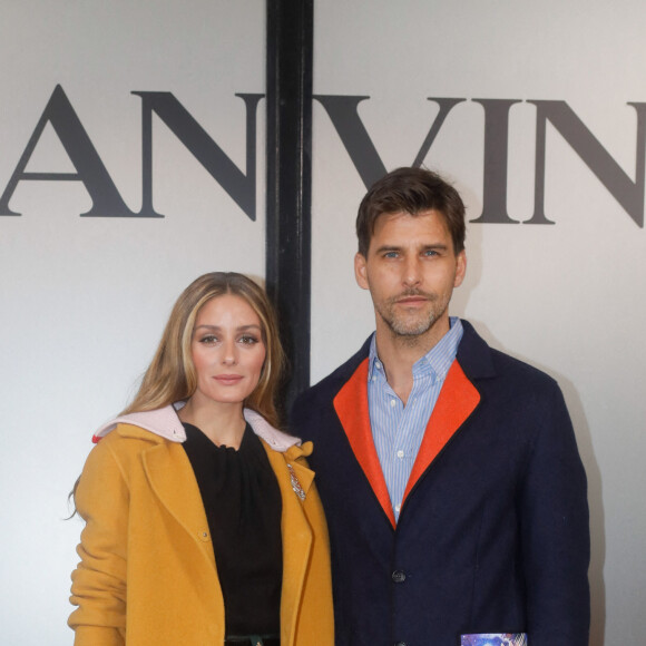 Olivia Palermo et son mari Johannes Huebl assistent au défilé de mode Lanvin, collection prêt-à-porter printemps/été 2022 à la Salle Pleyel. Paris, le 3 octobre 2021. © Veeren Ramsamy-Christiophe Clovis/Bestimage