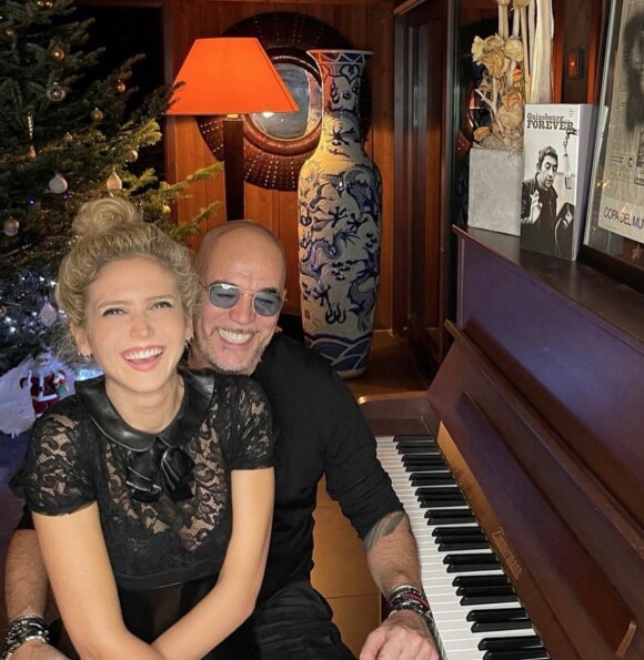 Pascal Obispo et sa compagne Julie sur Instagram. Le 1er janvier 2020.