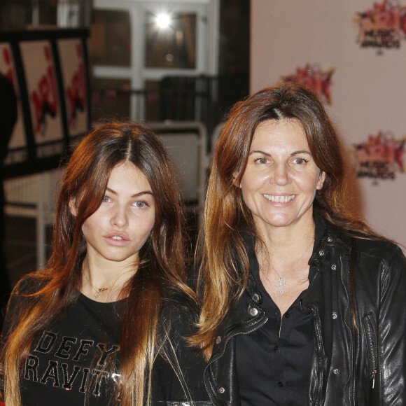 Véronika Loubry et sa fille Thylane Blondeau - Arrivées à la 17ème cérémonie des NRJ Music Awards 2015 au Palais des Festivals à Cannes, le 7 novembre 2015. © Christophe Aubert via Bestimage