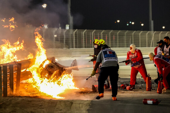 Accident de Romain Grosjean - Les incidents se multiplient sur le Grand Prix automobile de Bahreïn 2020 à Skahir le 29 novembre 2020. © Hoch Zwei via ZUMA Wire / Bestimage