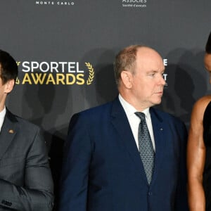 Louis Ducruet, le prince Albert II de Monaco, Allison Pineau durant la soirée de la 32ème édition des Sportel Awards au Grimaldi Forum à Monaco, le 5 octobre 2021. © Bruno Bebert/Bestimage