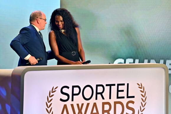 Le prince Albert II de Monaco et Muriel Hurtis durant la soirée de la 32ème édition des Sportel Awards au Grimaldi Forum à Monaco, le 5 octobre 2021. © Bruno Bebert/Bestimage