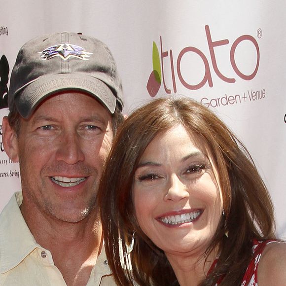 Teri Hatcher et James Denton - Soirée de charité Yard Sale Benit au St. Jude Children's research hospital. Santa Monica, le 1er mai 2011.