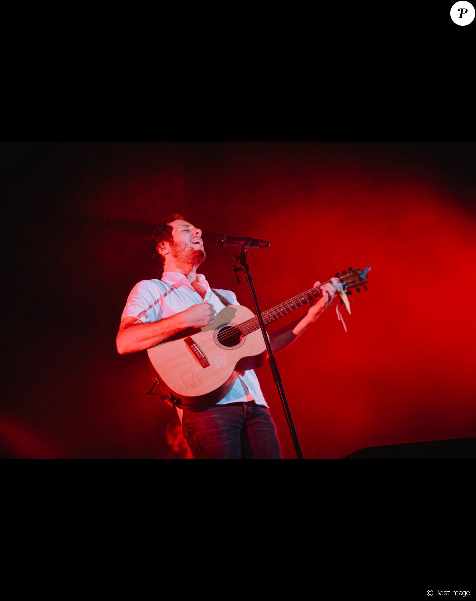 Vianney (Vianney Bureau) au festival Essonne en Scène dans le parc du château de Chamarande, France, le 3 septembre 2021.