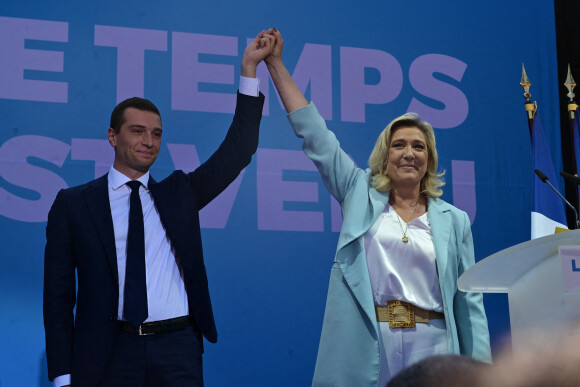 Jordan Bardella et Marine Le Pen - Marine Le Pen lance sa campagne présidentielle lors de l'université d'été du Rassemblement national à Fréjus, le 12 septembre 2021. La présidente du parti laisse sa place à J.Bardella. © Mao / Panoramic / Bestimage 
