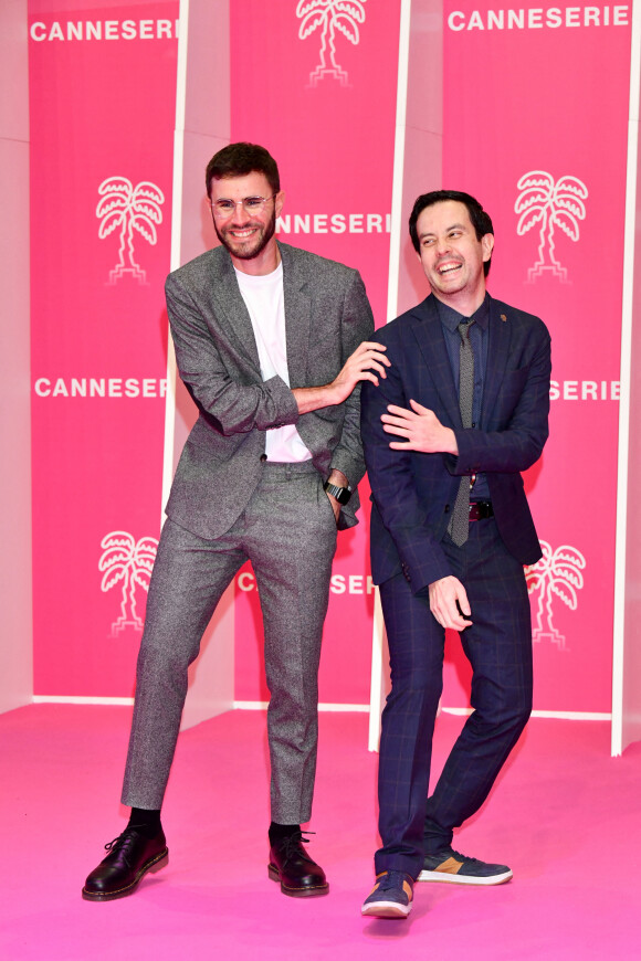 Cyprien Iov et Francois Descraques durant la seconde soirée du 4eme Canneseries au Palais des Festivals à Cannes, le 9 octobre 2021. Le festival se déroule jusqu'au 13 octobre. © Bruno Bebert / Bestimage  
