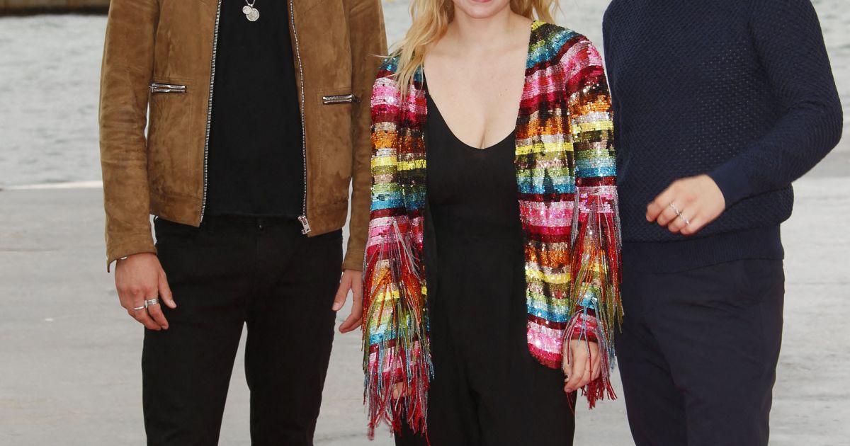 Louis Peres, Lula Cotton Frapier, Arthur Mazet Photocall sur le ponton