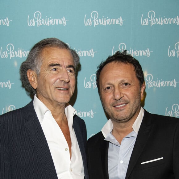 Exclusif - Bernard-Henri Lévy (dont la femme Arielle Dombasle joue dans le spectacle) et Arthur (Jacques Essebag) dont la compagne Mareva Galanter joue dans le spectacle - Cocktail à l'issue de la première du spectacle "Les Parisiennes" aux Folies Bergères à Paris le 24 mai 2018.  © Olivier Borde - Pierre Perusseau / Bestimage 