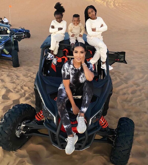 Majda Sakho entourée de ses trois enfants, Aida, Sienna et Tidiane. Photo publiée sur sa page Instagram le 20 juin 2021.